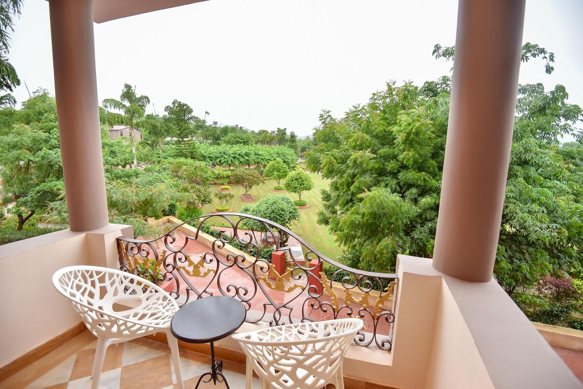 อราเลียยาส รีสอร์ต Hotel อุเดเปอร์ ภายนอก รูปภาพ
