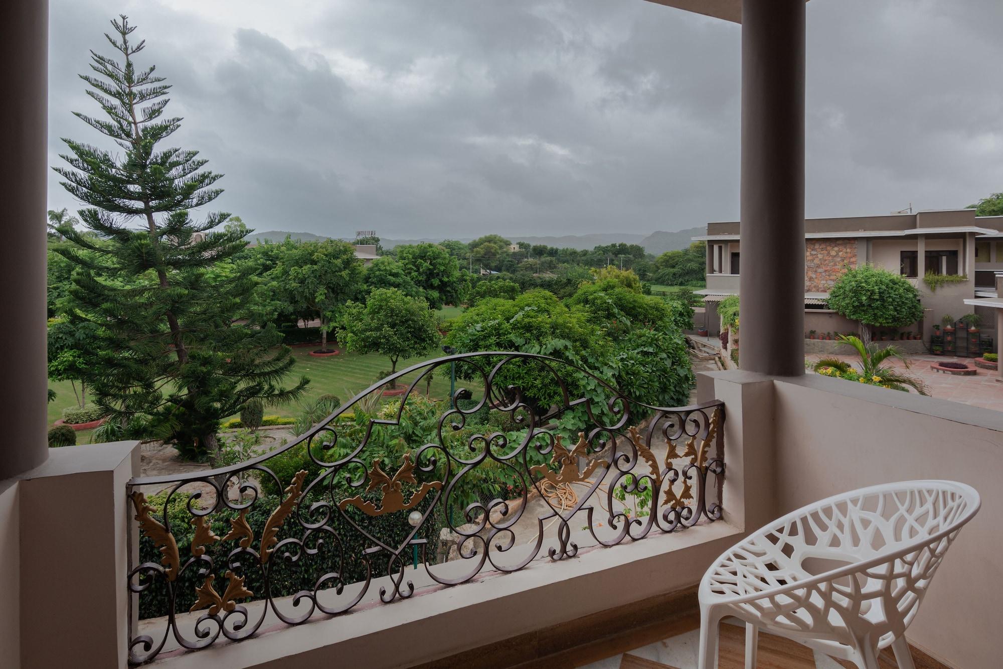 อราเลียยาส รีสอร์ต Hotel อุเดเปอร์ ภายนอก รูปภาพ