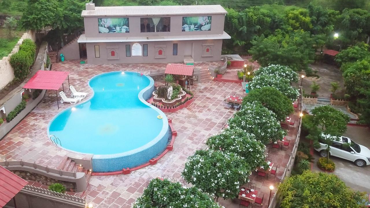 อราเลียยาส รีสอร์ต Hotel อุเดเปอร์ ภายนอก รูปภาพ