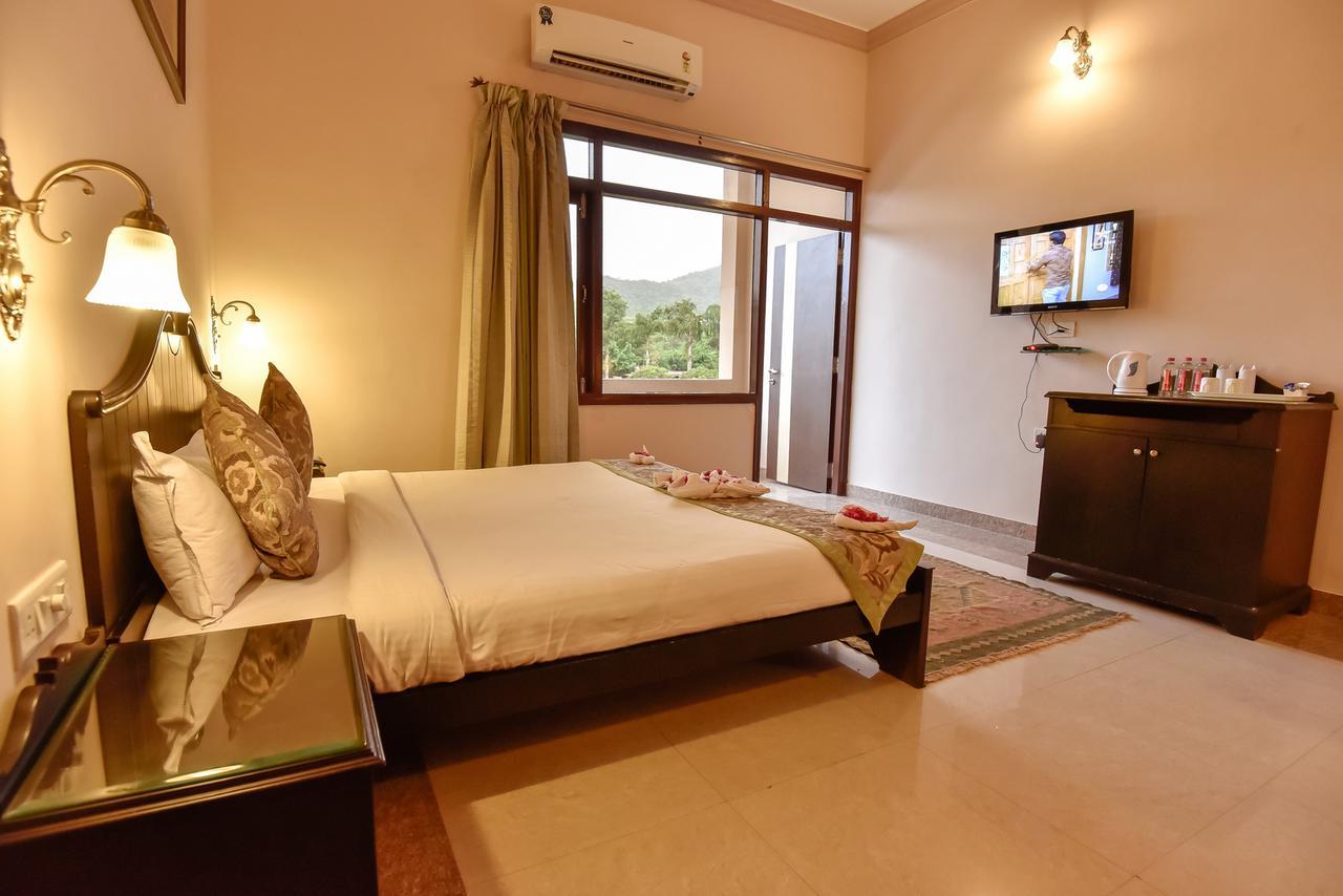 อราเลียยาส รีสอร์ต Hotel อุเดเปอร์ ภายนอก รูปภาพ