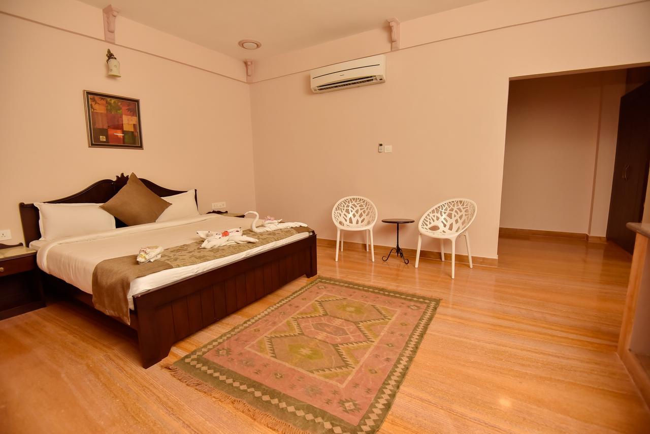 อราเลียยาส รีสอร์ต Hotel อุเดเปอร์ ภายนอก รูปภาพ