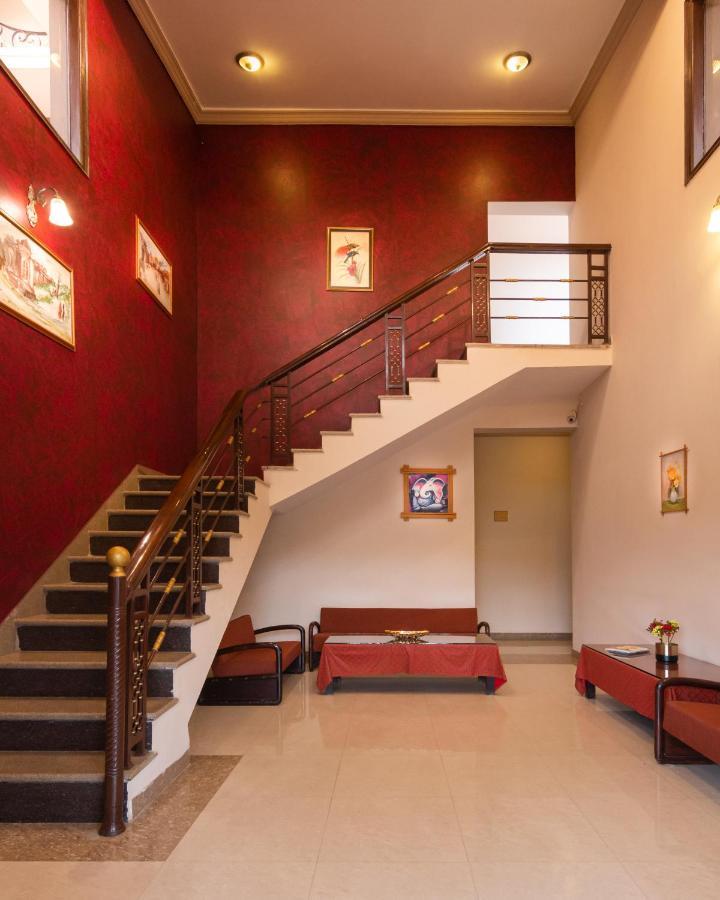 อราเลียยาส รีสอร์ต Hotel อุเดเปอร์ ภายนอก รูปภาพ