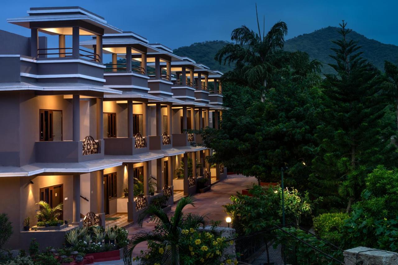 อราเลียยาส รีสอร์ต Hotel อุเดเปอร์ ภายนอก รูปภาพ