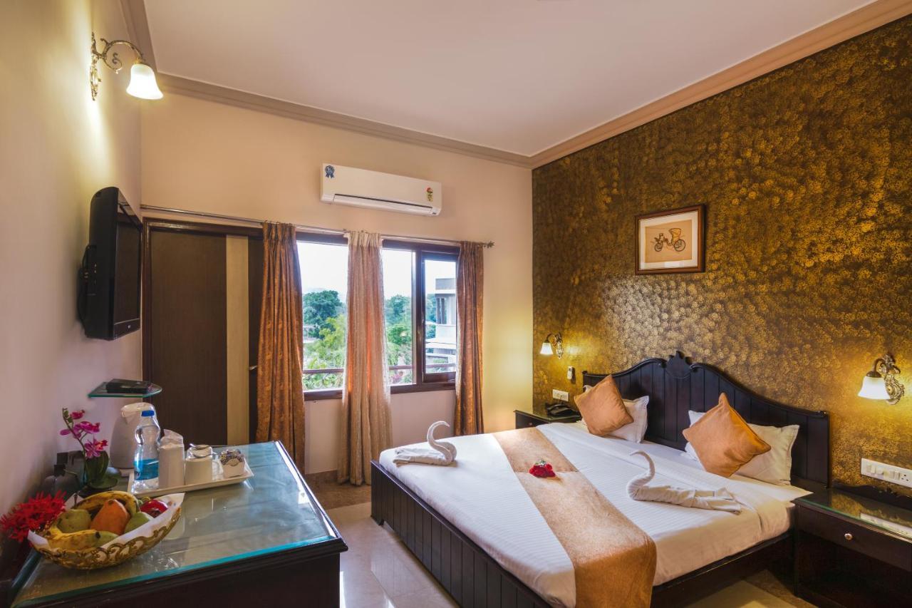 อราเลียยาส รีสอร์ต Hotel อุเดเปอร์ ภายนอก รูปภาพ